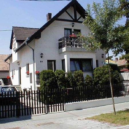 Susanna Vendeghaz Hotel Siofok Bagian luar foto