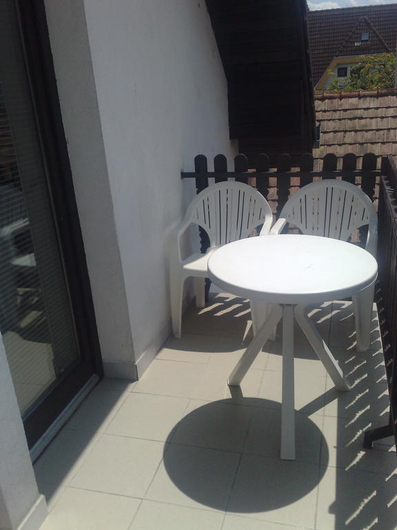 Susanna Vendeghaz Hotel Siofok Bagian luar foto